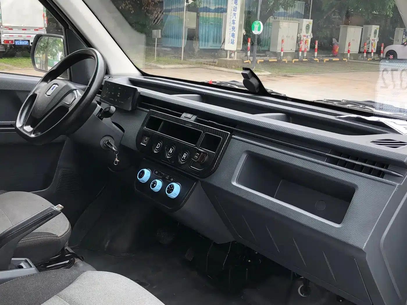 CATL 41.86kWh Premium Edition 2023 Model V6E — миниатюра 8