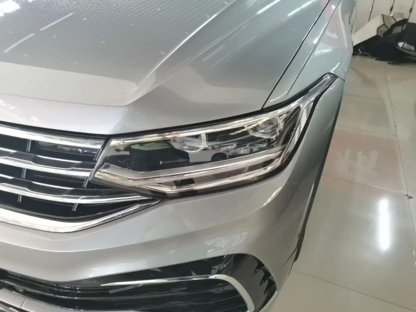Volkswagen Tiguan X 2022 330TSI Two-Wheel-Drive Flagship Edition — миниатюра 9