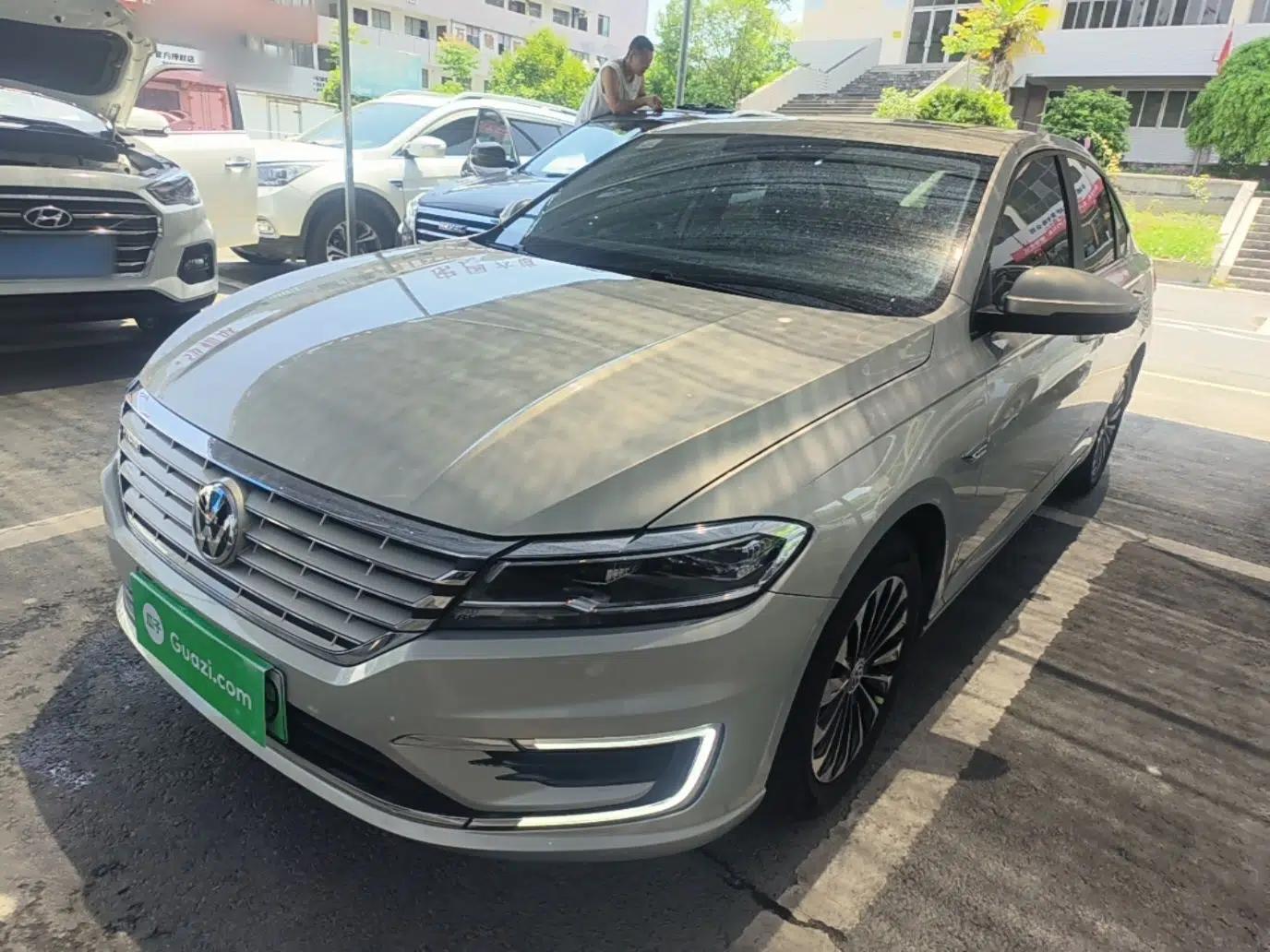 Volkswagen Lavida Pure Electric 2019 Enjoyment Edition — миниатюра 1
