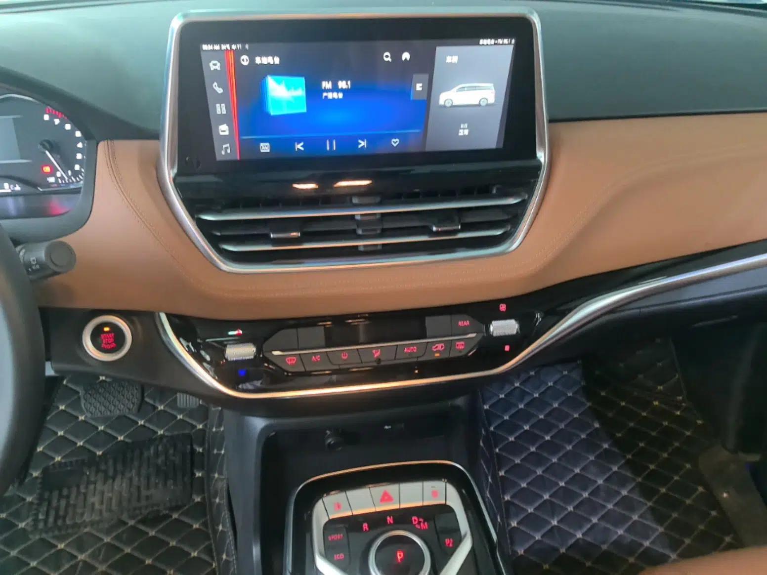 SAIC MAXUS G20 2021 Facelifted PLUS 2.0T Gasoline Automatic Luxury Edition — миниатюра 16