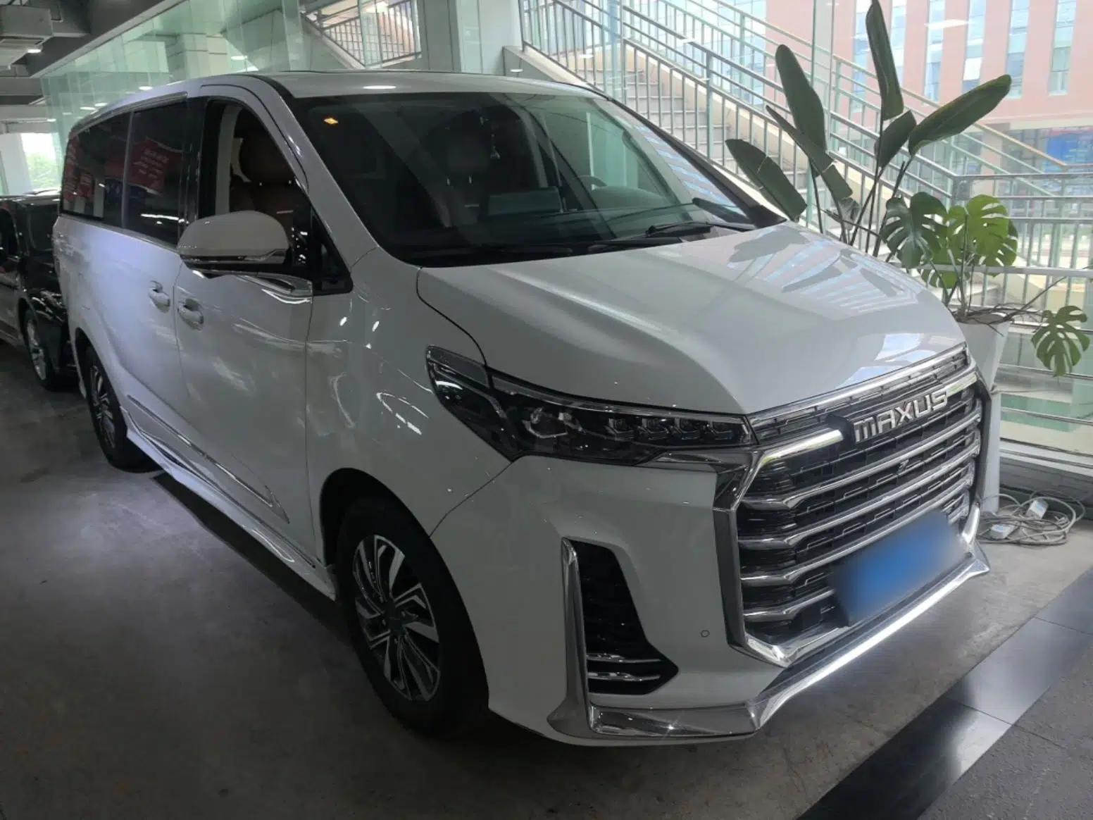 SAIC MAXUS G20 2021 Facelifted PLUS 2.0T Gasoline Automatic Luxury Edition — миниатюра 3