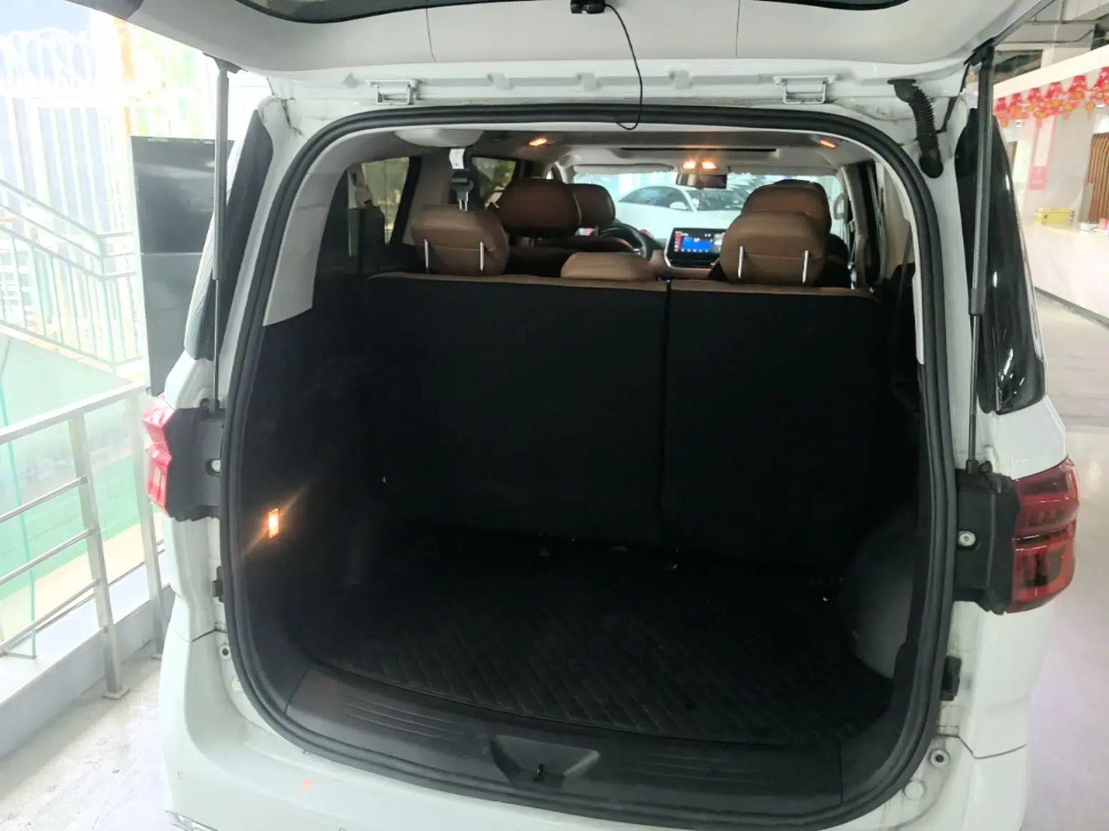 SAIC MAXUS G20 2021 Facelifted PLUS 2.0T Gasoline Automatic Luxury Edition — миниатюра 22
