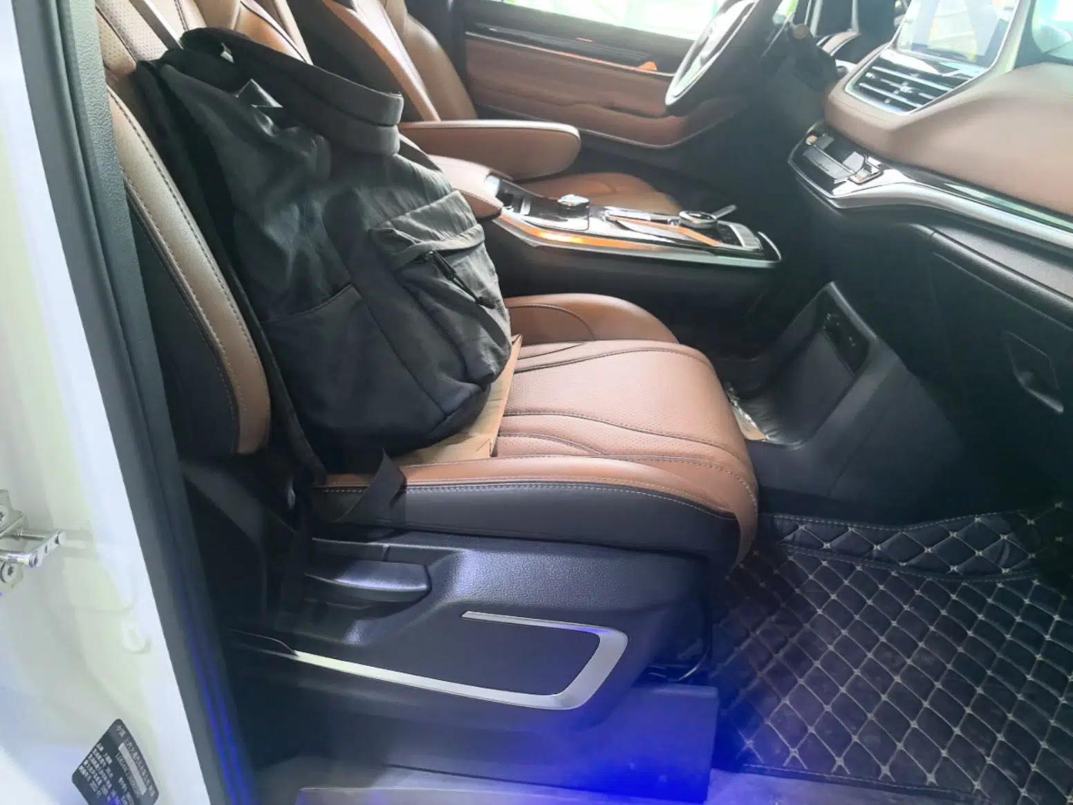 SAIC MAXUS G20 2021 Facelifted PLUS 2.0T Gasoline Automatic Luxury Edition — миниатюра 23