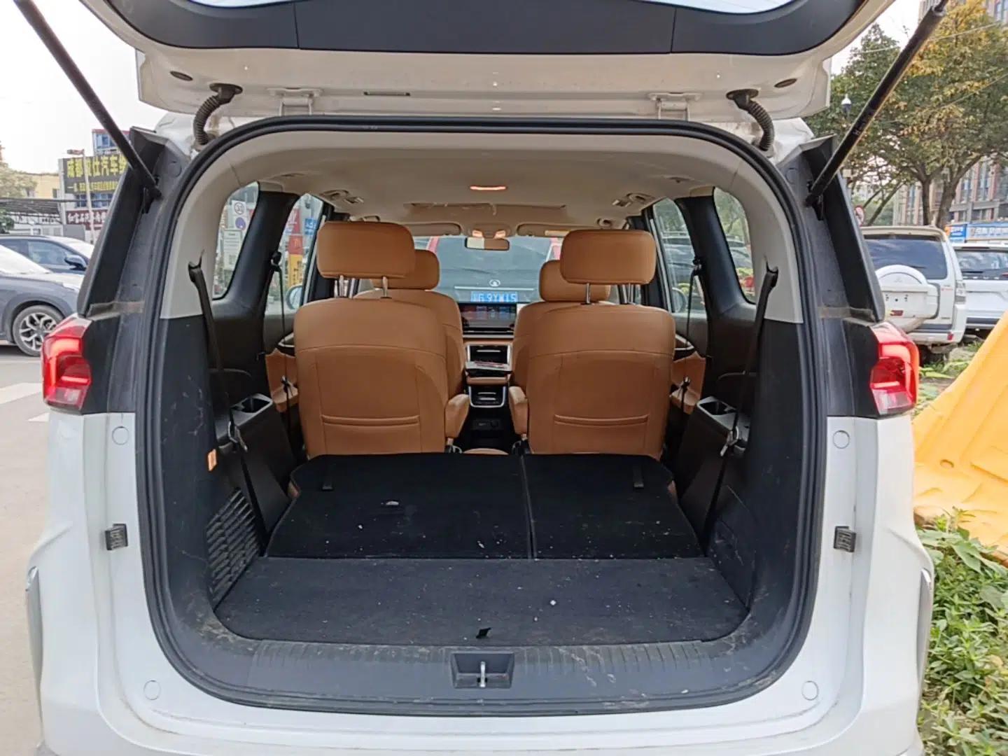 SAIC MAXUS G50 PHEV 2025 Leading Edition — миниатюра 21