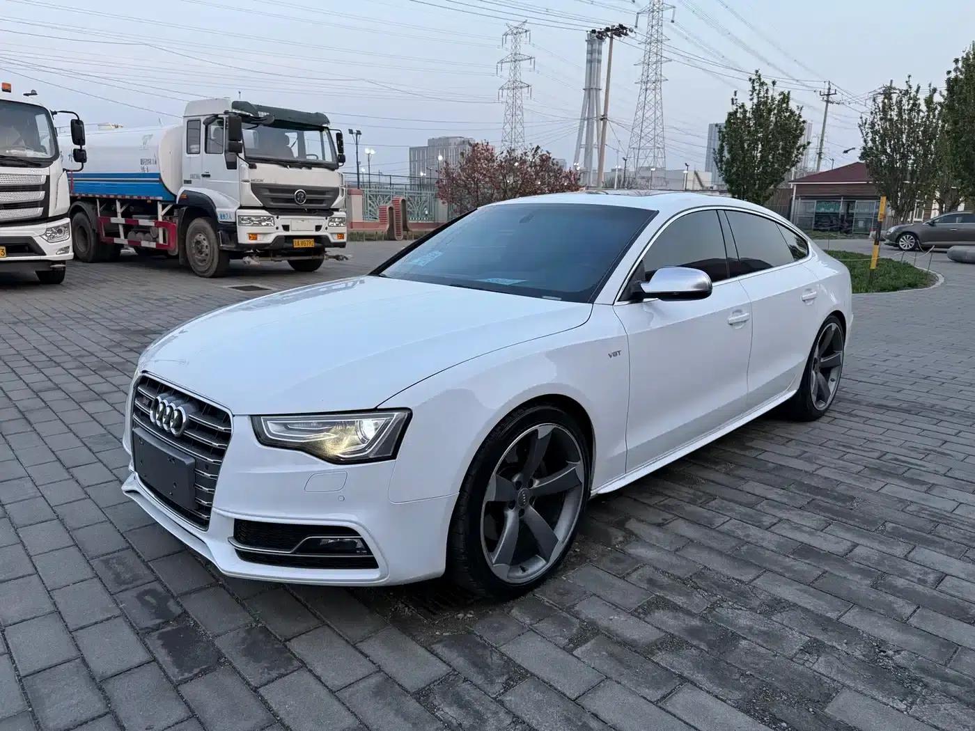 2012 Audi S5 3.0T Sportback — миниатюра 1