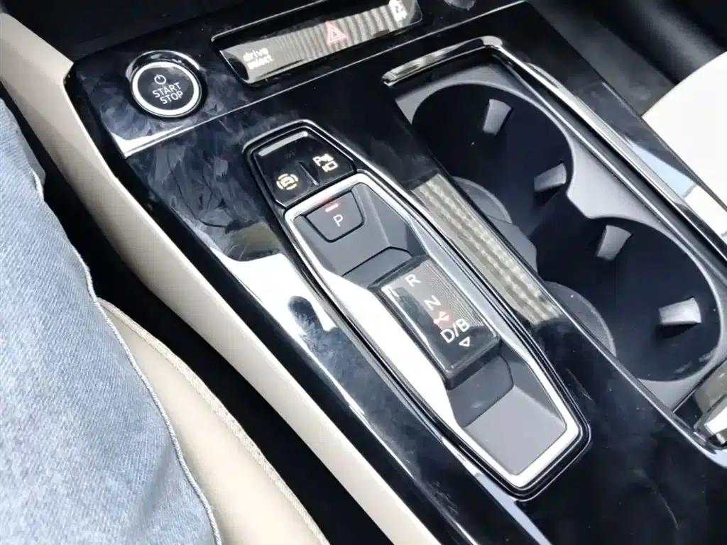 Audi Q6L e-tron 2026 First Edition — миниатюра 14