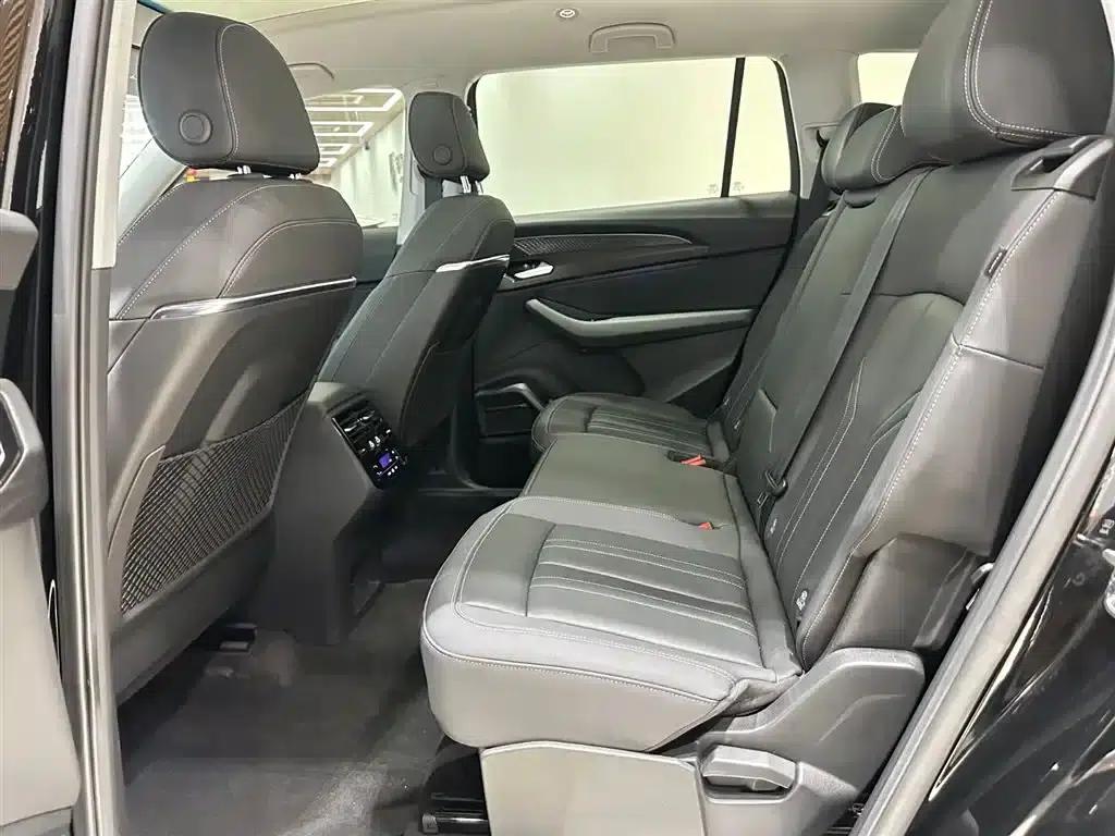 Audi Q6 2024 40 TFSI quattro Cloud View Edition, Feathered Forest Package, 7-seater — миниатюра 12