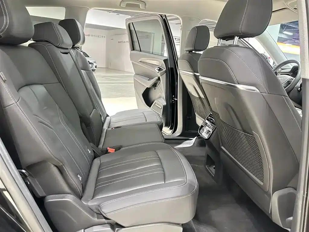 Audi Q6 2024 40 TFSI quattro Cloud View Edition, Feathered Forest Package, 7-seater — миниатюра 14