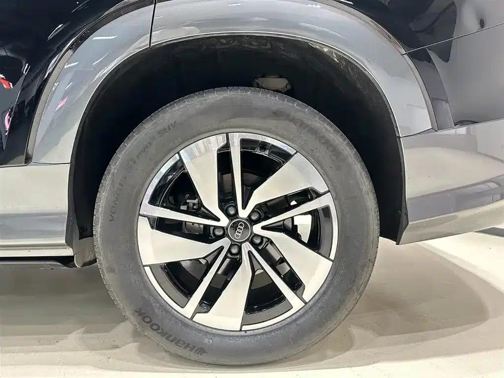 Audi Q6 2024 40 TFSI quattro Cloud View Edition, Feathered Forest Package, 7-seater — миниатюра 6
