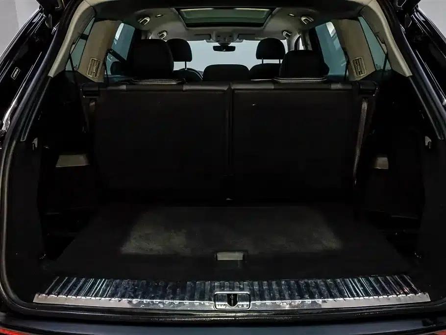 Audi Q6 2024 40 TFSI quattro Cloud View Edition, Feathered Forest Package, 7-seater — миниатюра 28