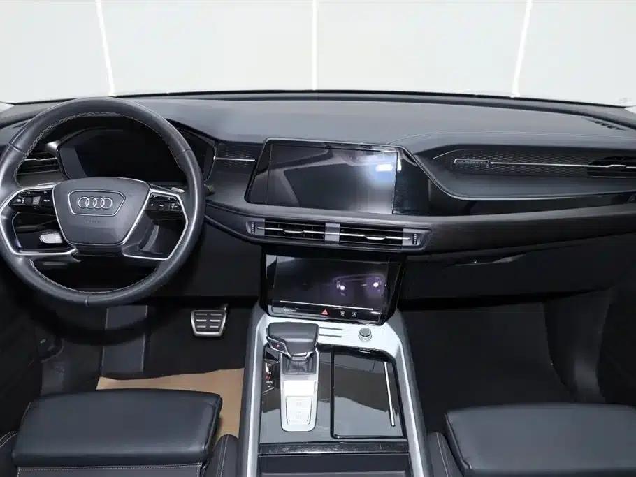 Audi Q6 2024 40 TFSI quattro Cloud View Edition, Feathered Forest Package, 7-seater — миниатюра 14