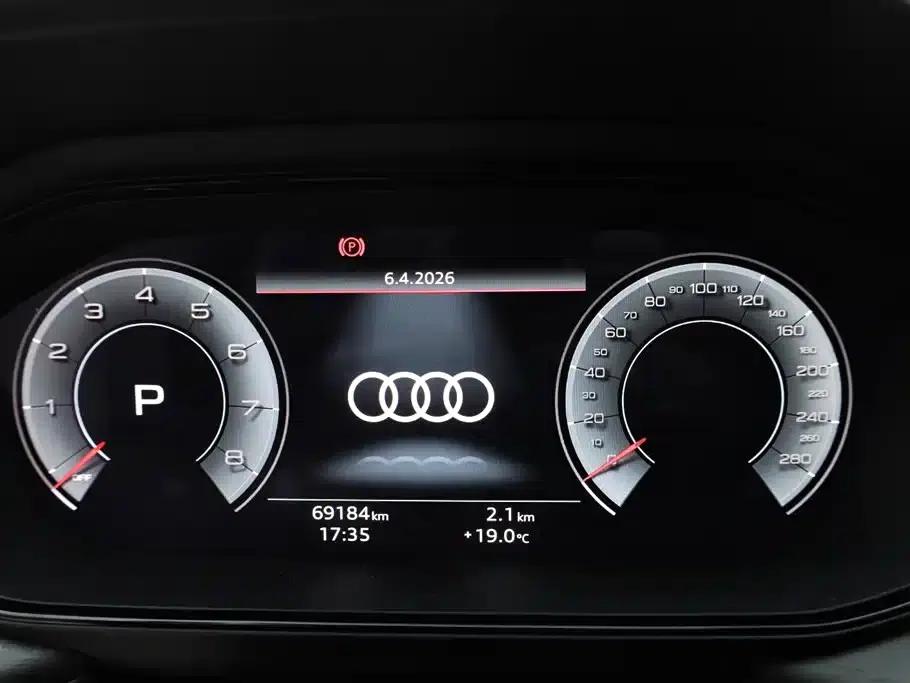 Audi Q6 2024 40 TFSI quattro Cloud View Edition, Feathered Forest Package, 7-seater — миниатюра 16