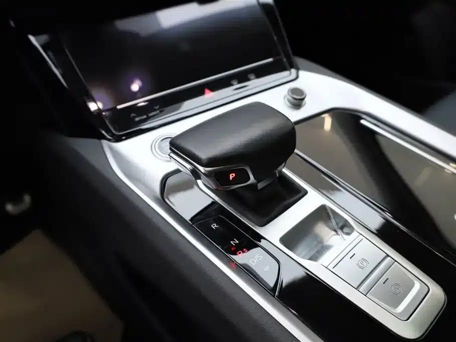 Audi Q6 2024 40 TFSI quattro Cloud View Edition, Feathered Forest Package, 7-seater — миниатюра 21