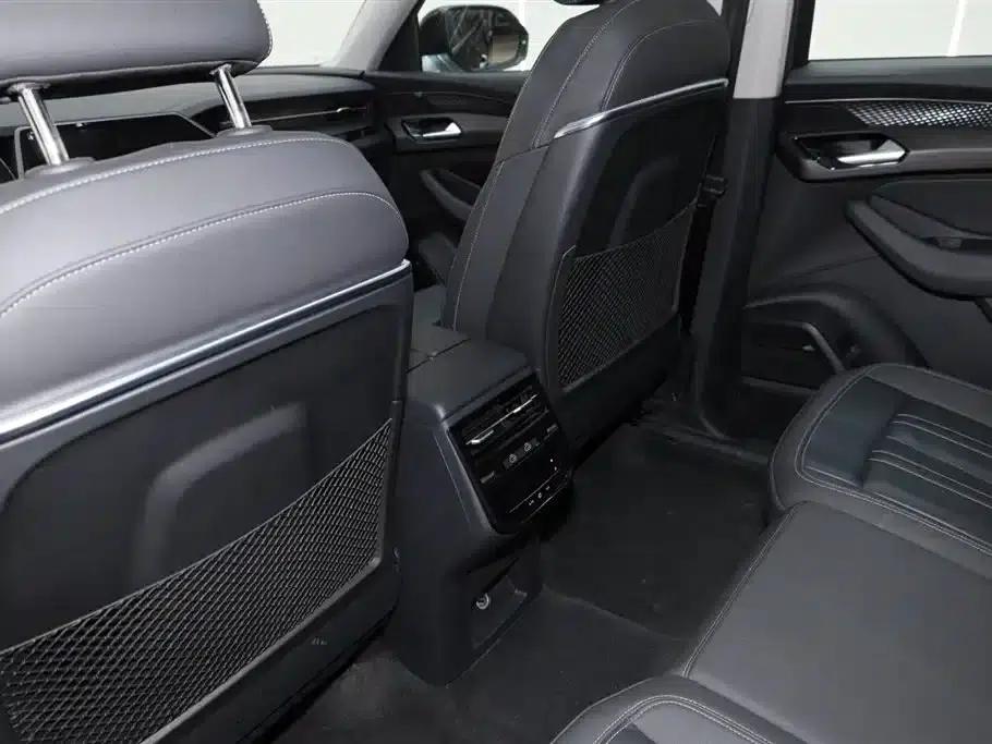Audi Q6 2024 40 TFSI quattro Cloud View Edition, Feathered Forest Package, 7-seater — миниатюра 24