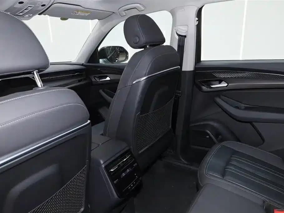 Audi Q6 2024 40 TFSI quattro Cloud View Edition, Feathered Forest Package, 7-seater — миниатюра 25