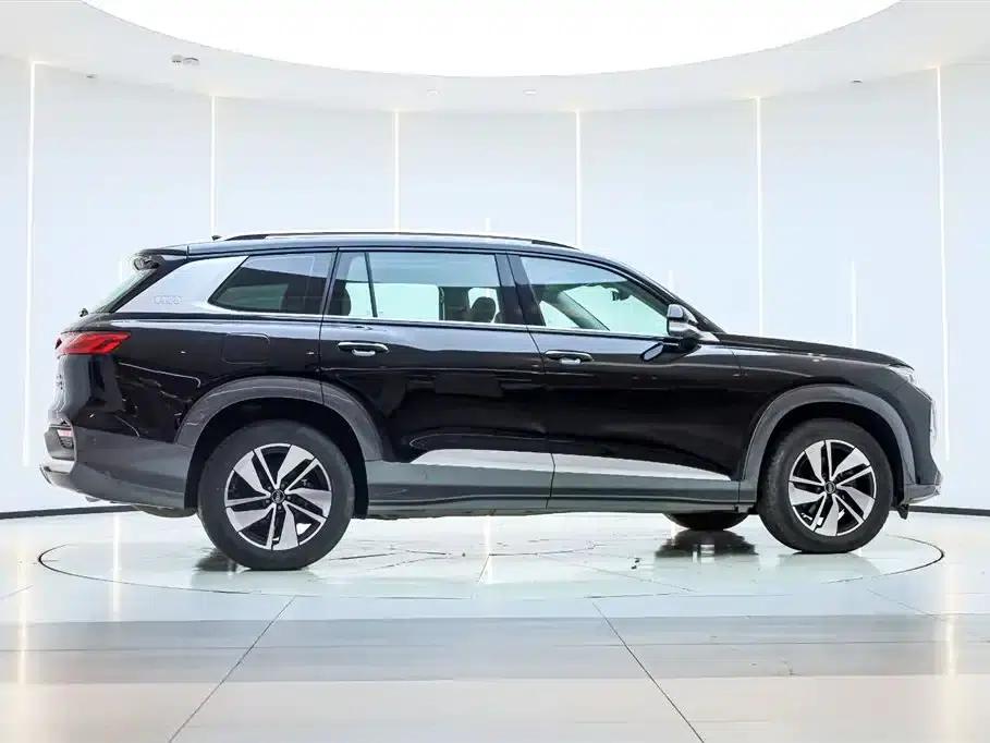 Audi Q6 2024 40 TFSI quattro Cloud View Edition, Feathered Forest Package, 7-seater — миниатюра 4