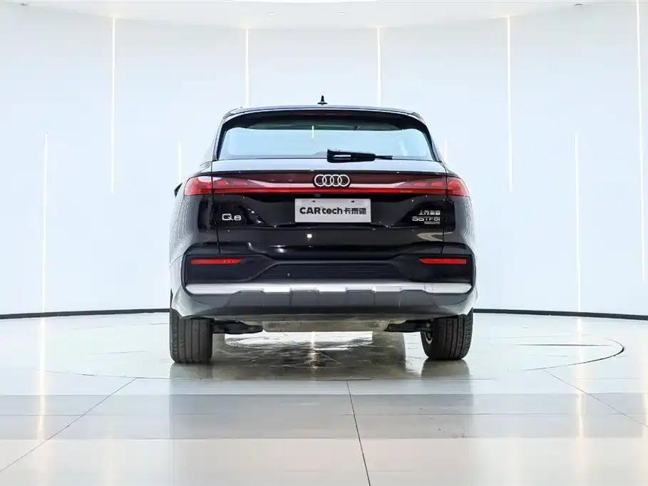 Audi Q6 2024 40 TFSI quattro Cloud View Edition, Feathered Forest Package, 7-seater — миниатюра 6