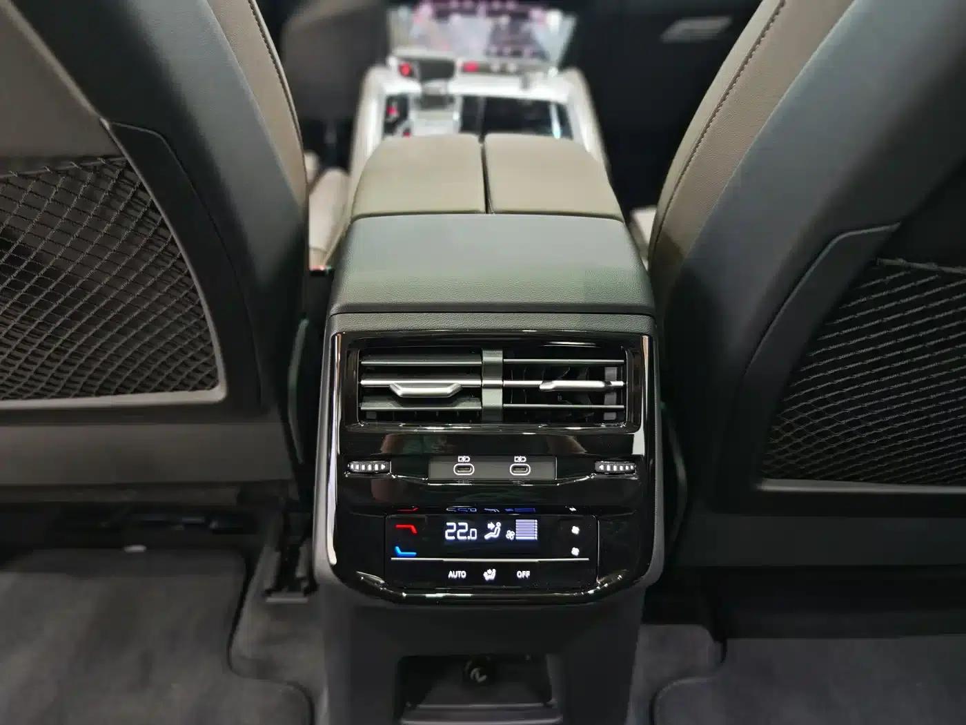 Audi Q6 2023 45 TFSI quattro Qiyun Edition Yulin Package — миниатюра 13