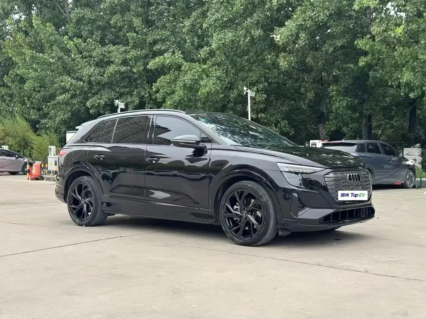 Audi Q5 e-tron 2023 Model 40 e-tron Star Edition Black Warrior Edition — миниатюра 3