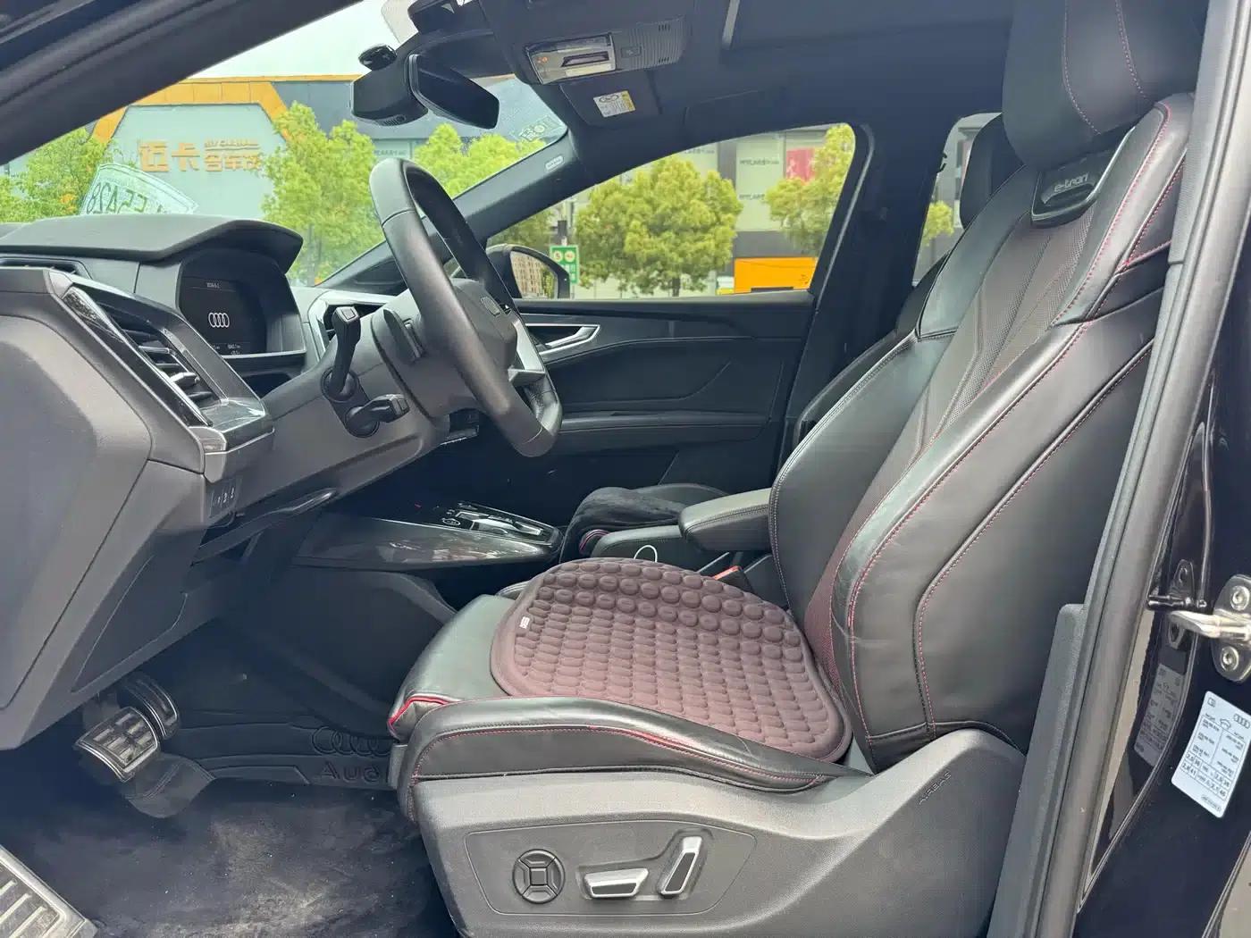 Audi Q5 e-tron 2023 Model 40 e-tron Star Edition Black Warrior Edition — миниатюра 6