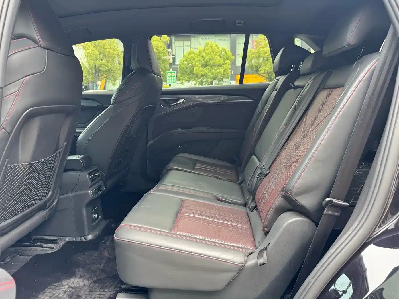 Audi Q5 e-tron 2023 Model 40 e-tron Star Edition Black Warrior Edition — миниатюра 7