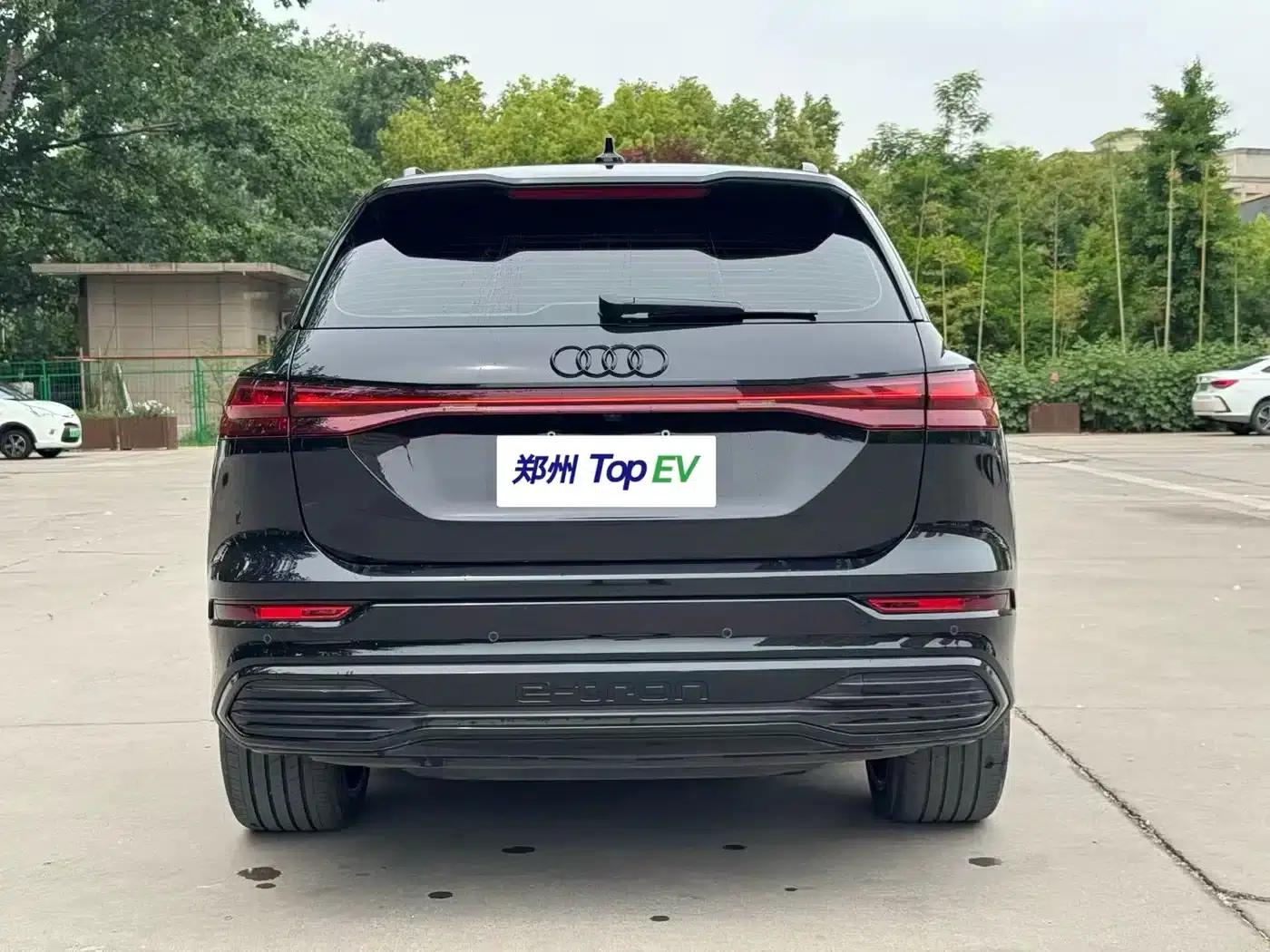 Audi Q5 e-tron 2023 Model 40 e-tron Star Edition Black Warrior Edition — миниатюра 10
