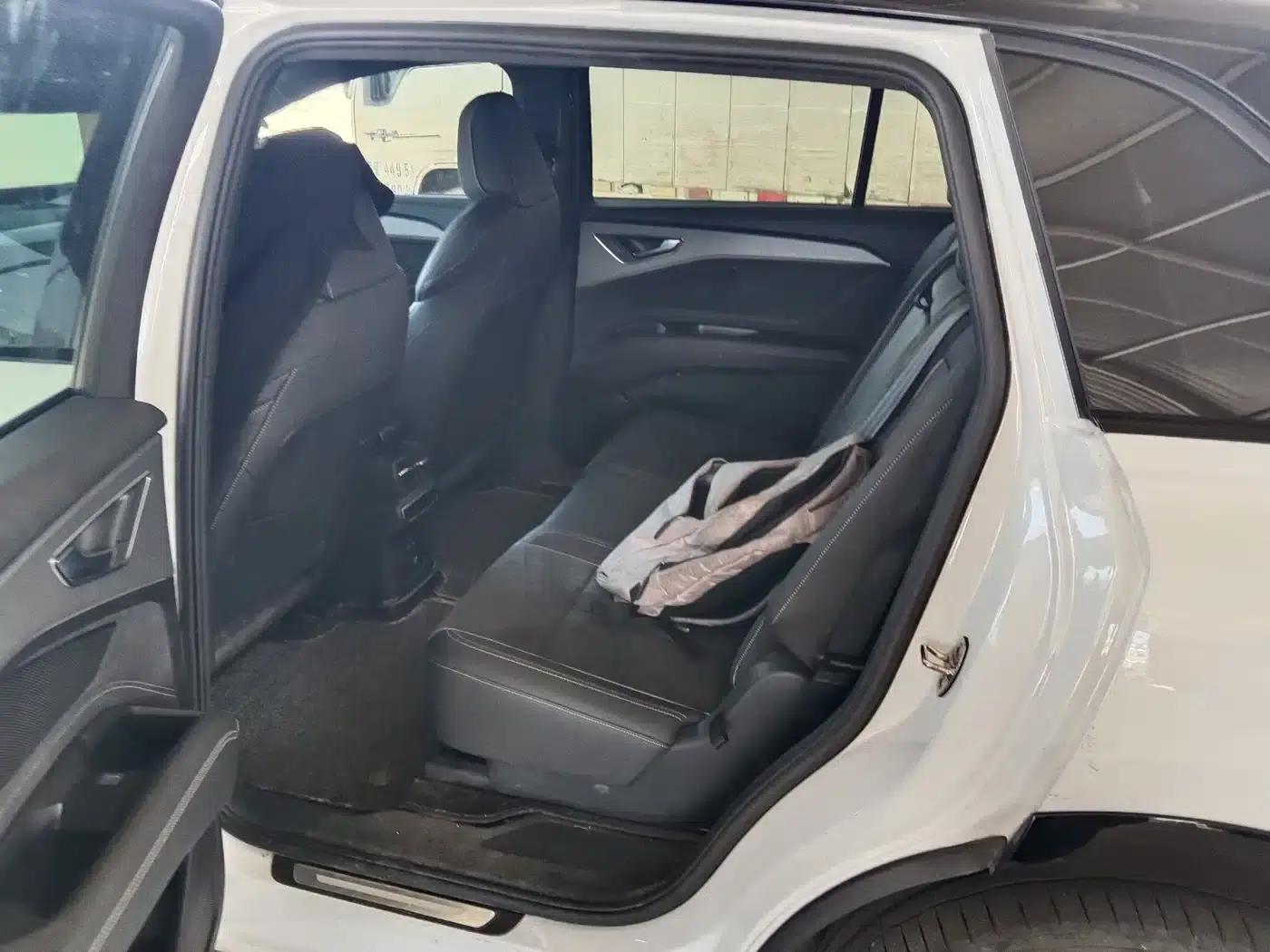 Audi Q5 e-tron 2023 Model 40 e-tron Star Edition Mech Suit — миниатюра 7