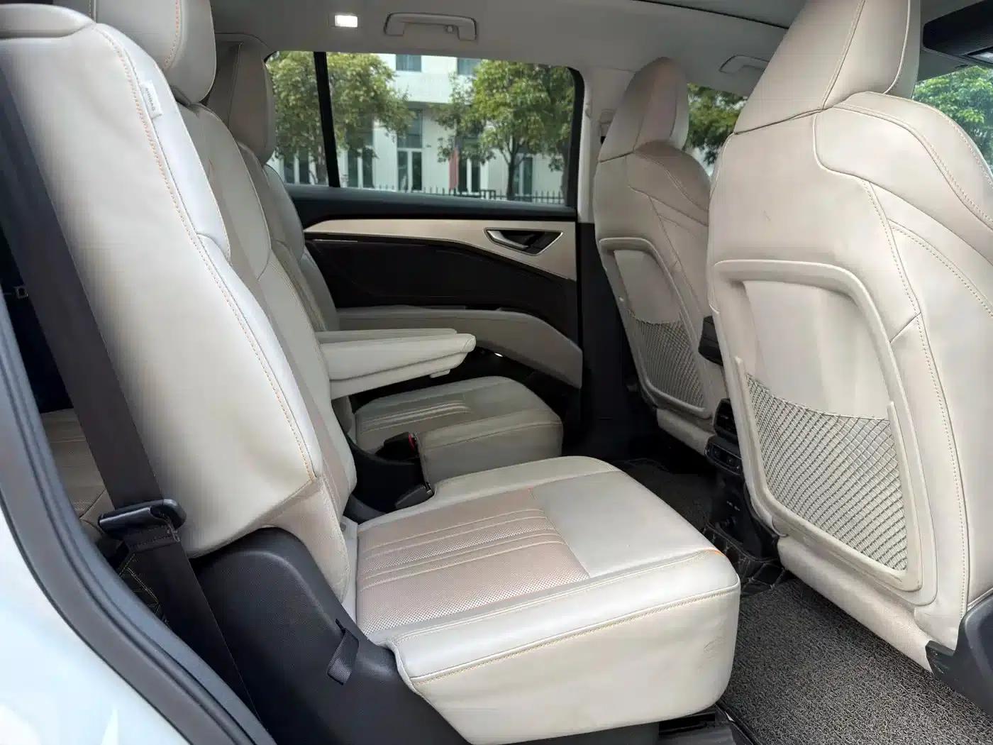 Audi Q5 e-tron 2022 Model 40 e-tron Star Edition - Fashion Set — миниатюра 26