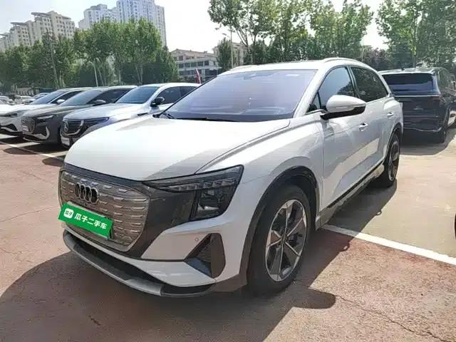 Audi Q5 e-tron 2023 Model 40 e-tron Star Edition - Fashion Set