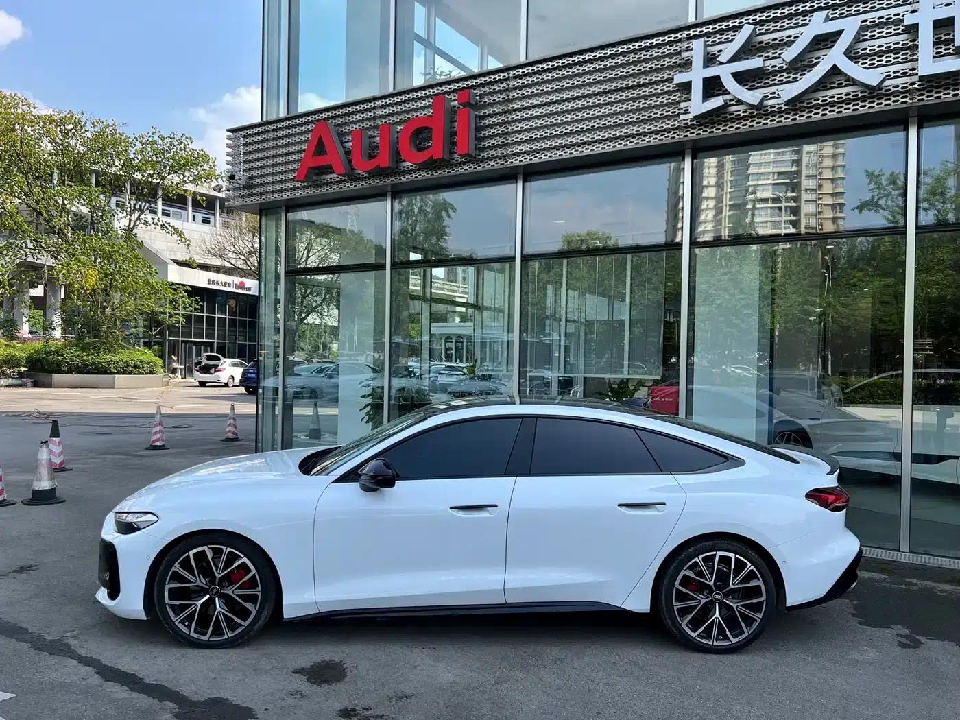 Audi A5L Sportback 2026 TFSI 150kW Intelligent Quattro Model — миниатюра 9