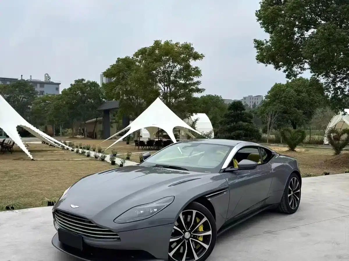 Aston Martin DB11 2019 4.0T V8 Coupe — миниатюра 1