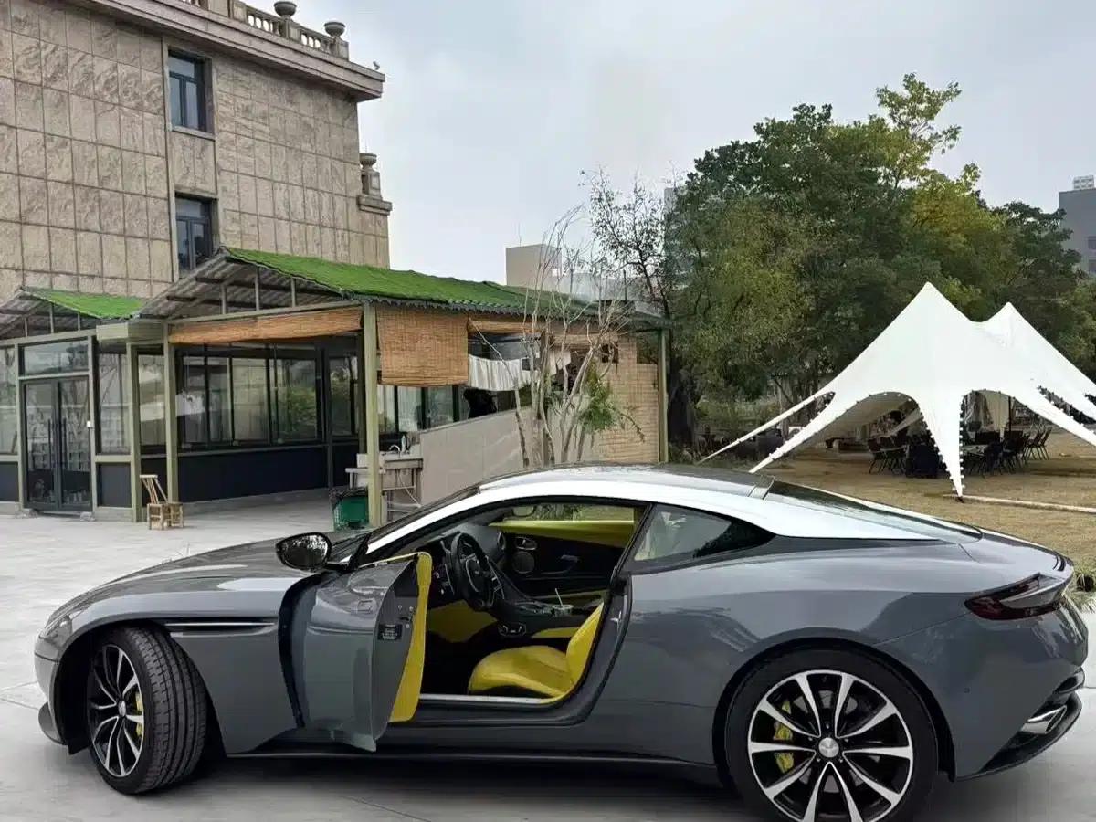Aston Martin DB11 2019 4.0T V8 Coupe — миниатюра 3