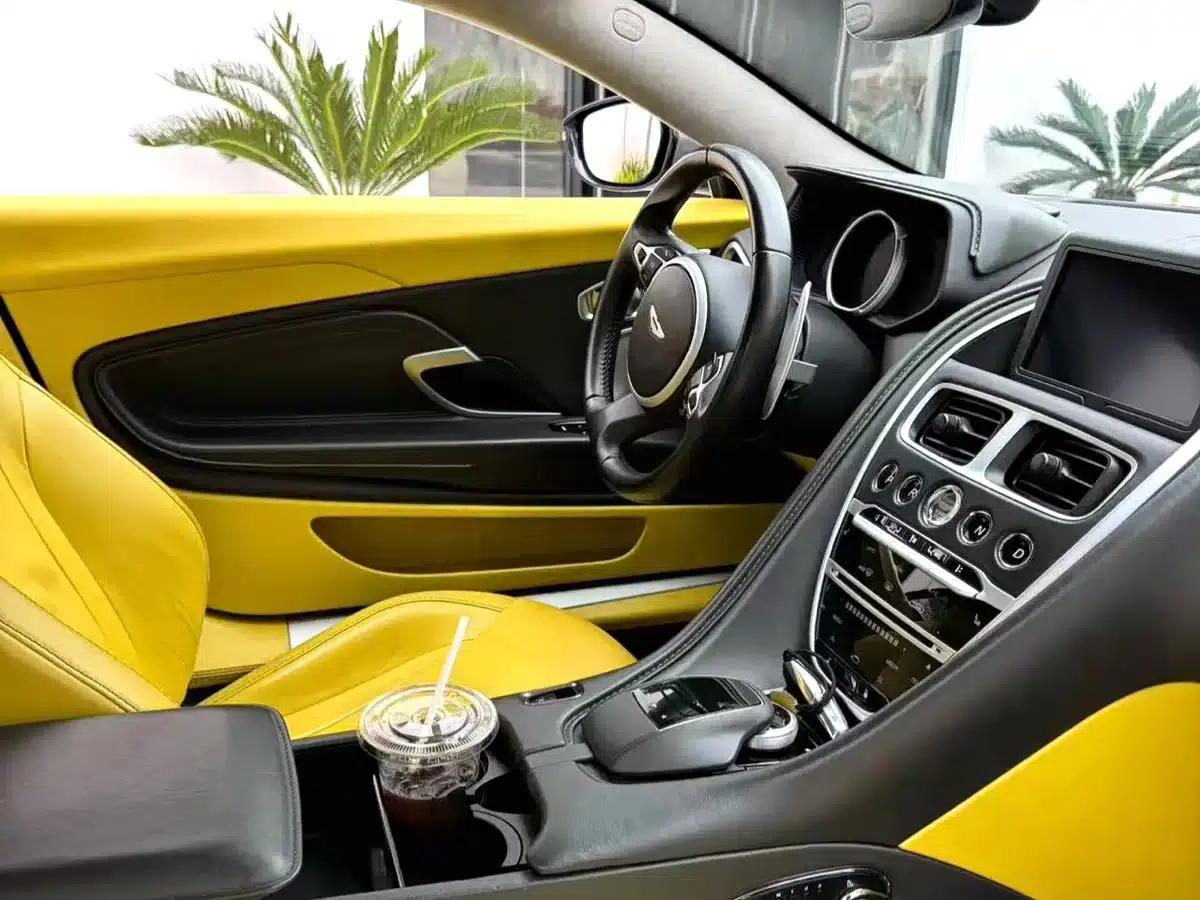 Aston Martin DB11 2019 4.0T V8 Coupe — миниатюра 4