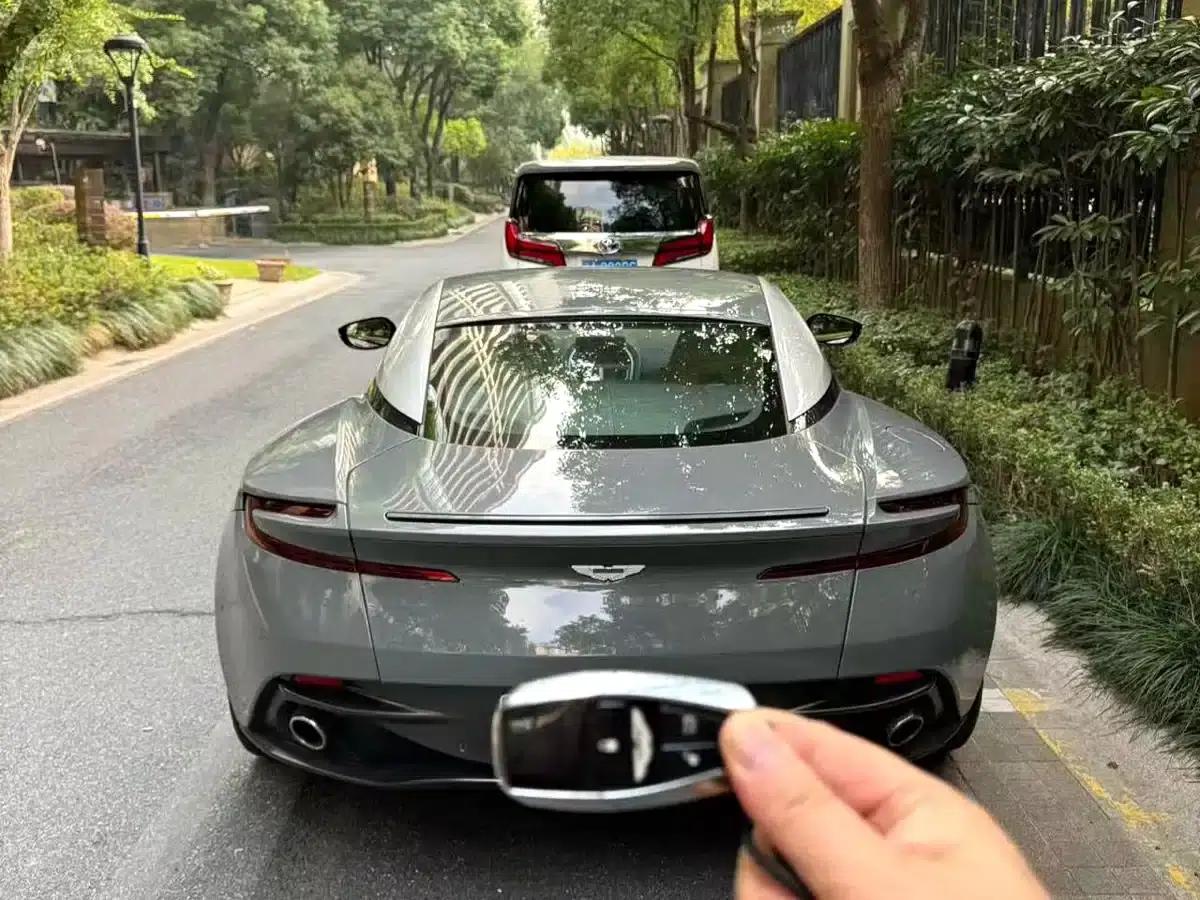 Aston Martin DB11 2019 4.0T V8 Coupe — миниатюра 5