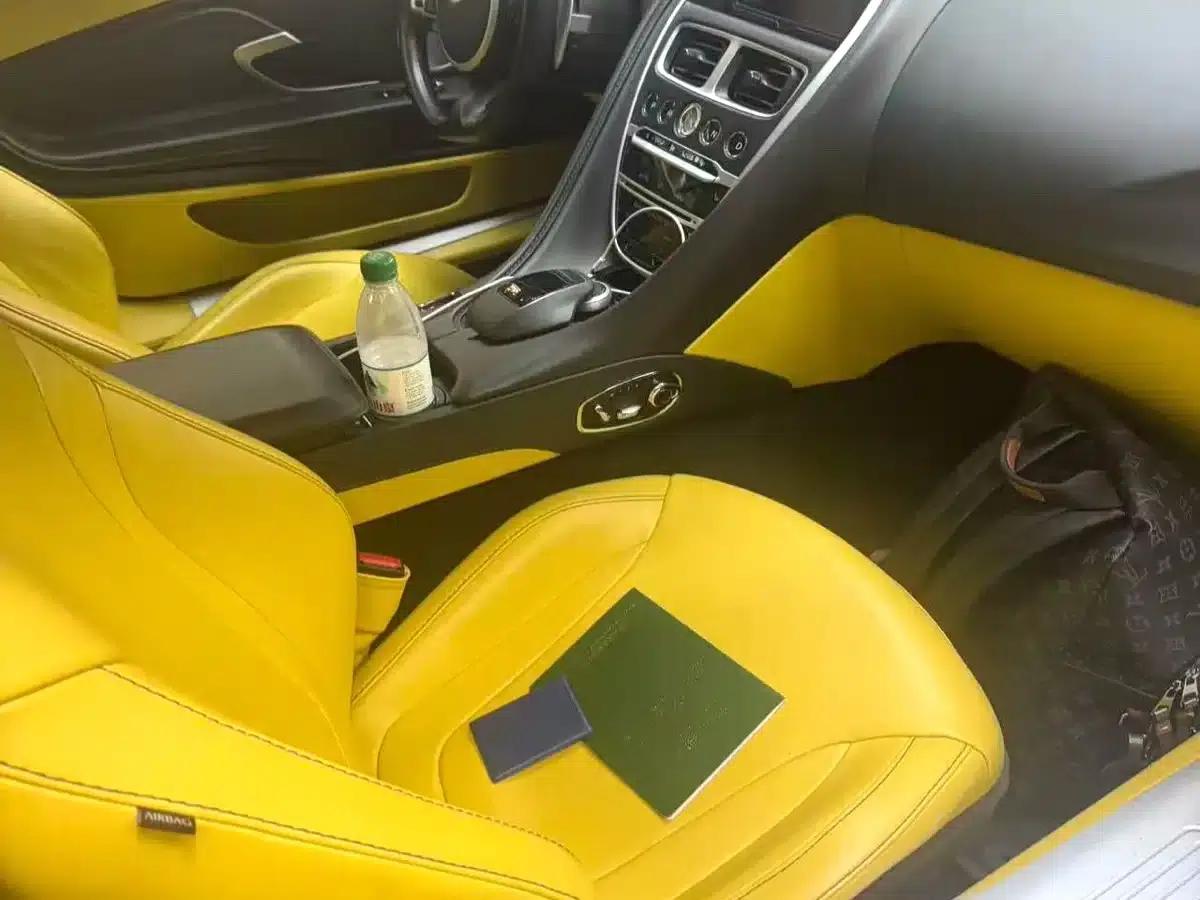 Aston Martin DB11 2019 4.0T V8 Coupe — миниатюра 6