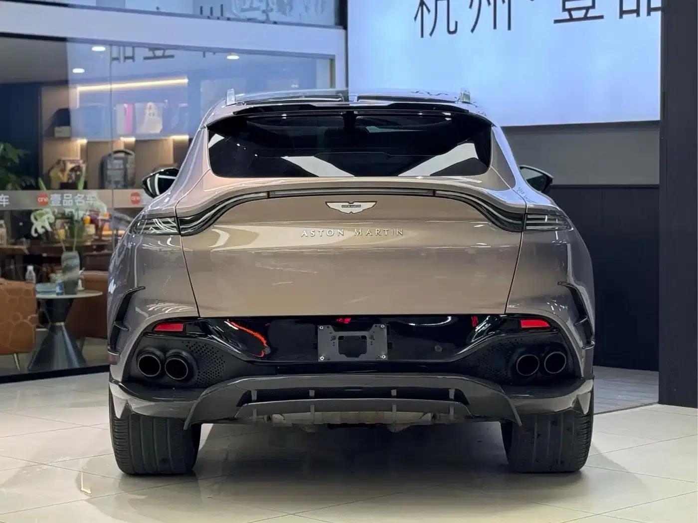 Aston Martin DBX 2020 4.0T V8 1913 First Edition Limited Edition — миниатюра 4