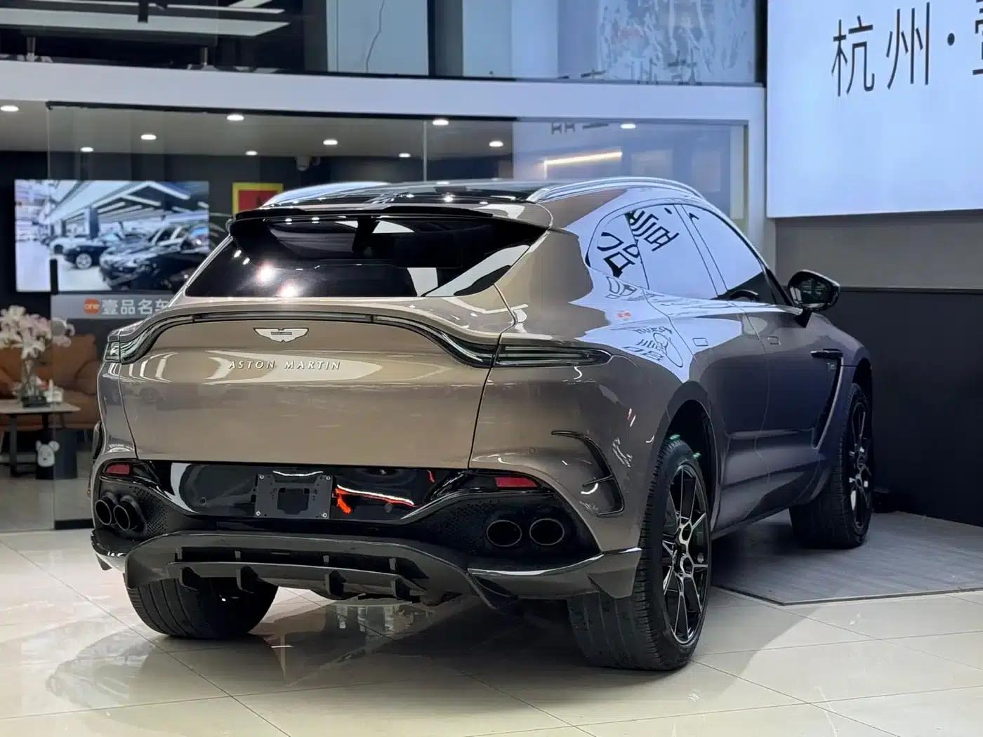 Aston Martin DBX 2020 4.0T V8 1913 First Edition Limited Edition — миниатюра 5