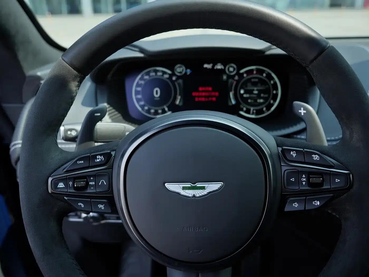 Aston Martin DBX 2022 3.0T STRAIGHT-SIX — миниатюра 12