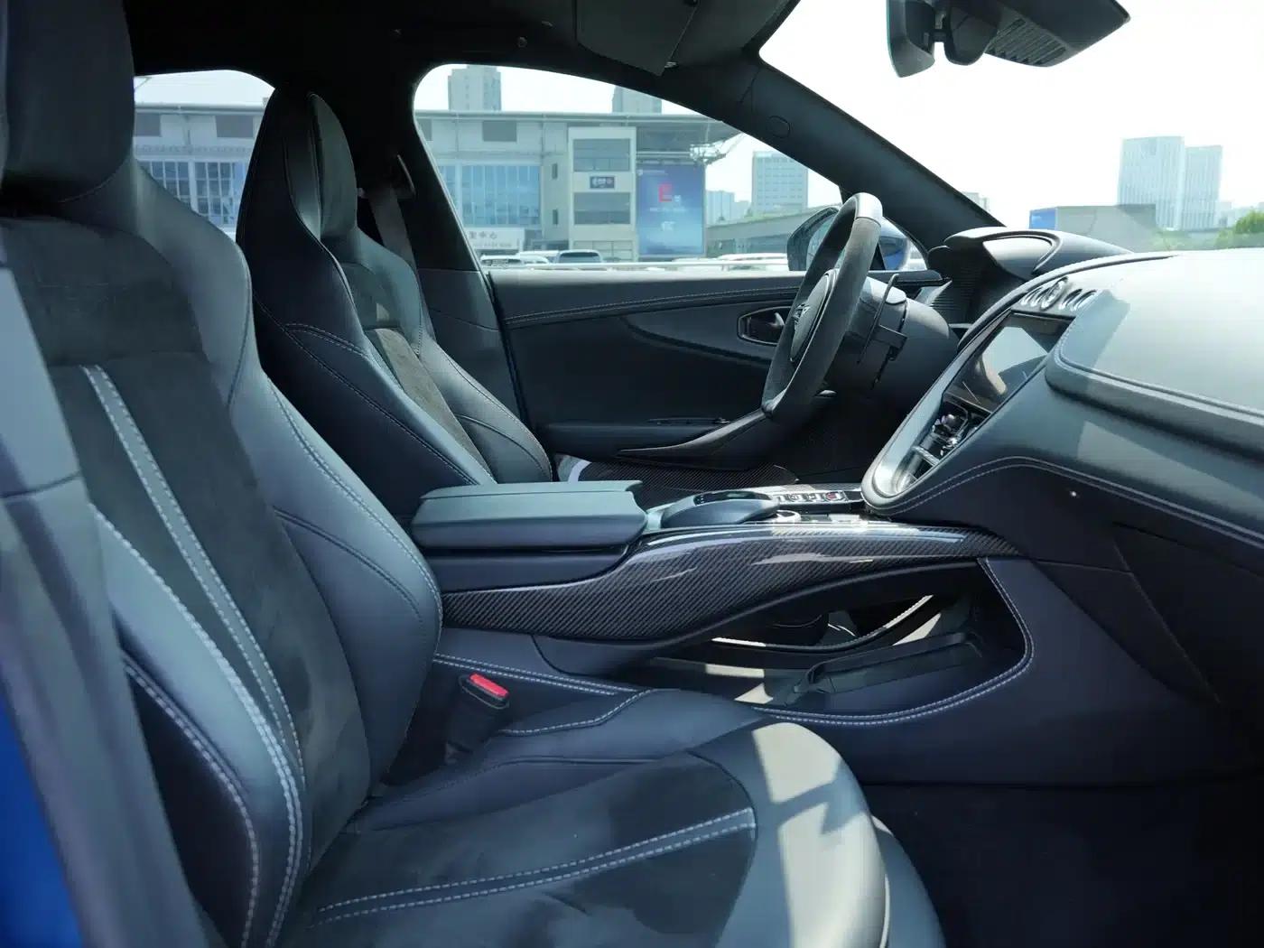Aston Martin DBX 2022 3.0T STRAIGHT-SIX — миниатюра 20