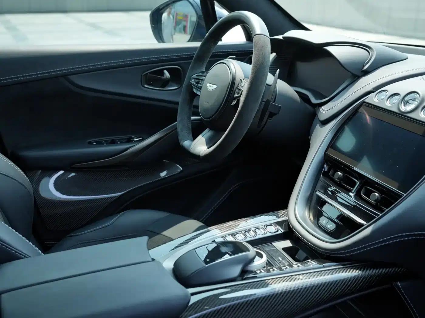 Aston Martin DBX 2022 3.0T STRAIGHT-SIX — миниатюра 21