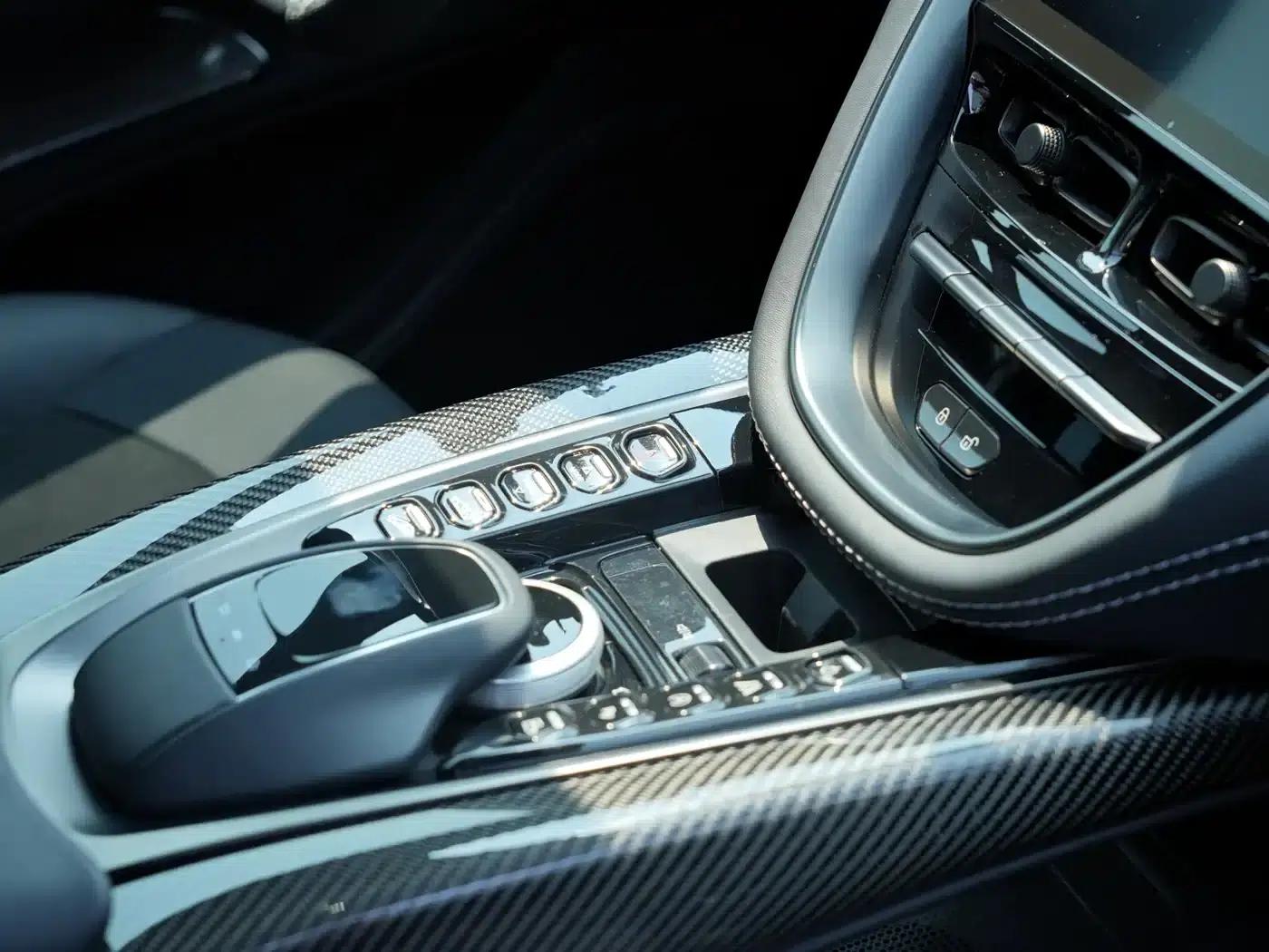 Aston Martin DBX 2022 3.0T STRAIGHT-SIX — миниатюра 22