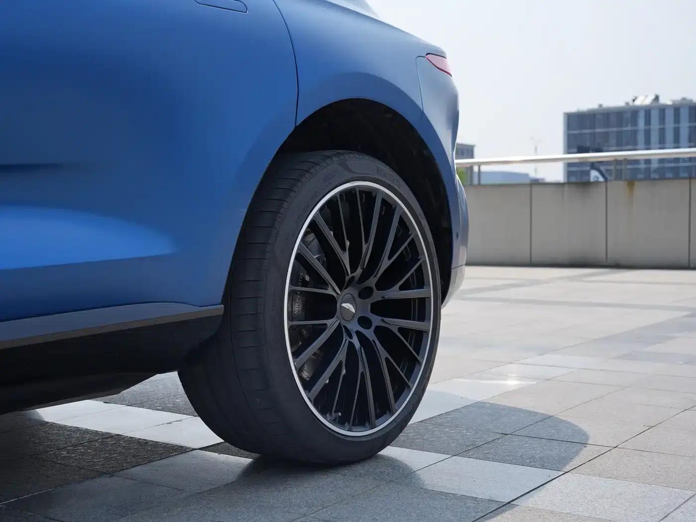 Aston Martin DBX 2022 3.0T STRAIGHT-SIX — миниатюра 25