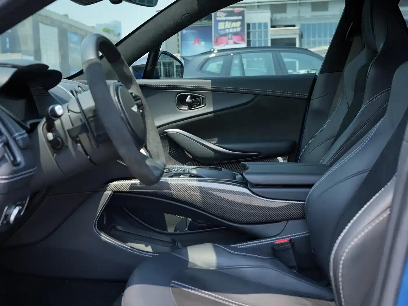 Aston Martin DBX 2022 3.0T STRAIGHT-SIX — миниатюра 27