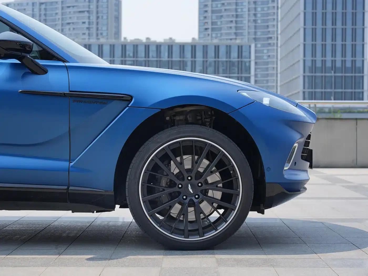 Aston Martin DBX 2022 3.0T STRAIGHT-SIX — миниатюра 6