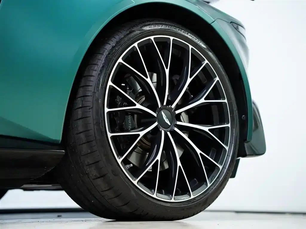 2022 V8 Vantage 4.0T V8 F1 Edition Coupe — миниатюра 22