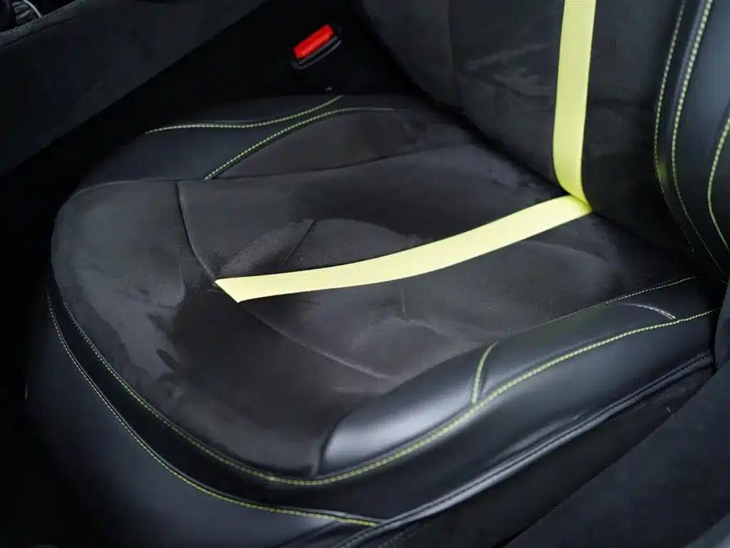 2022 V8 Vantage 4.0T V8 F1 Edition Coupe — миниатюра 27