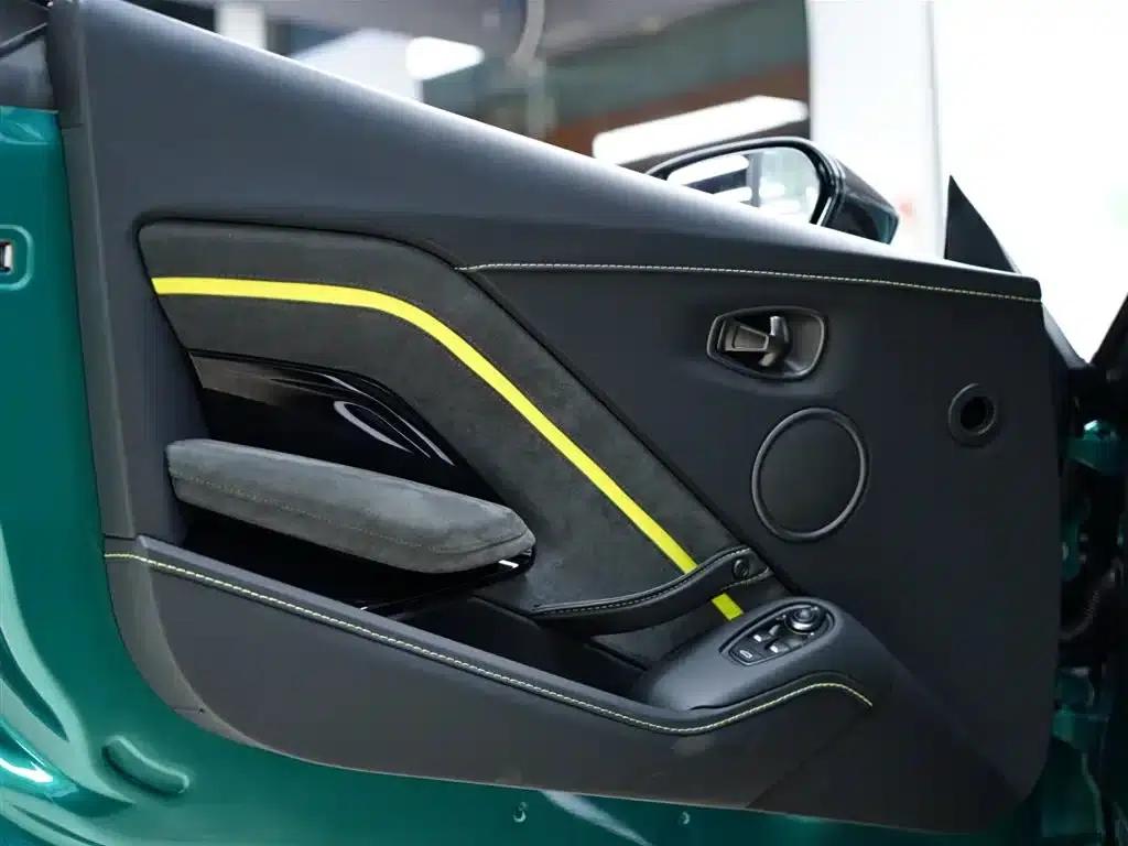 2022 V8 Vantage 4.0T V8 F1 Edition Coupe — миниатюра 29