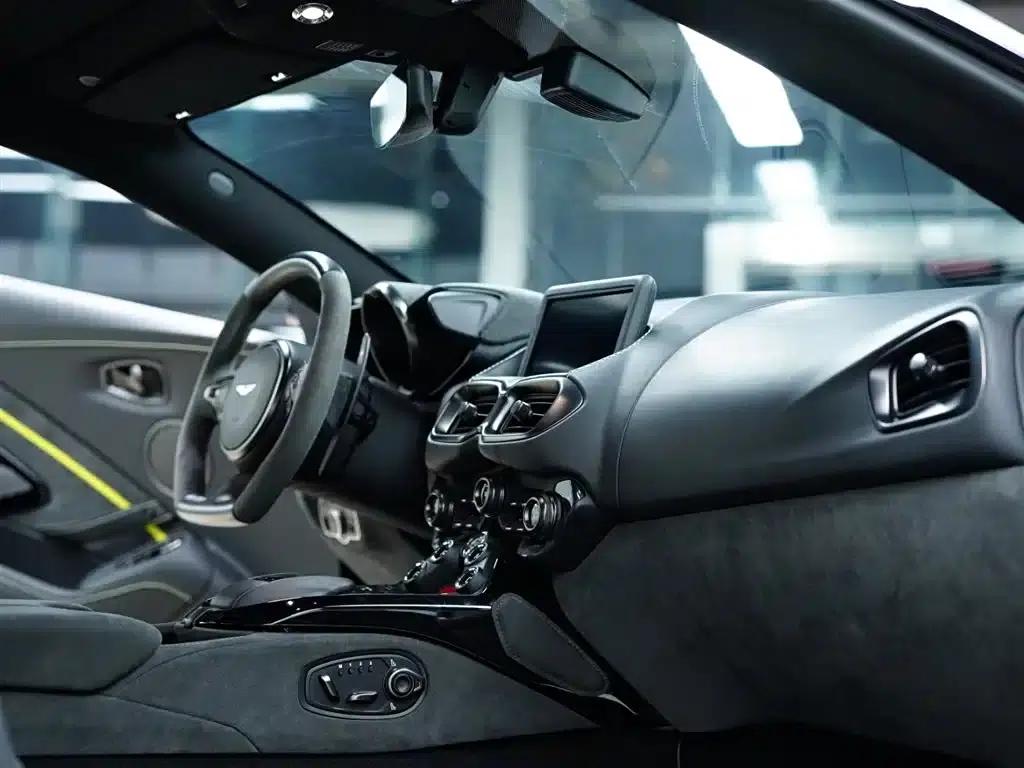 2022 V8 Vantage 4.0T V8 F1 Edition Coupe — миниатюра 41