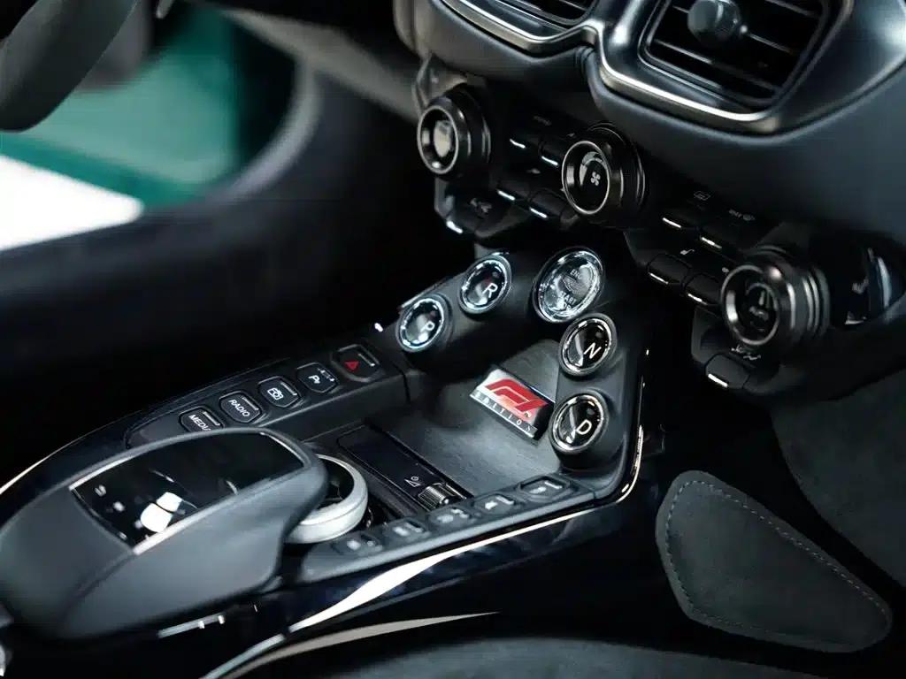 2022 V8 Vantage 4.0T V8 F1 Edition Coupe — миниатюра 43