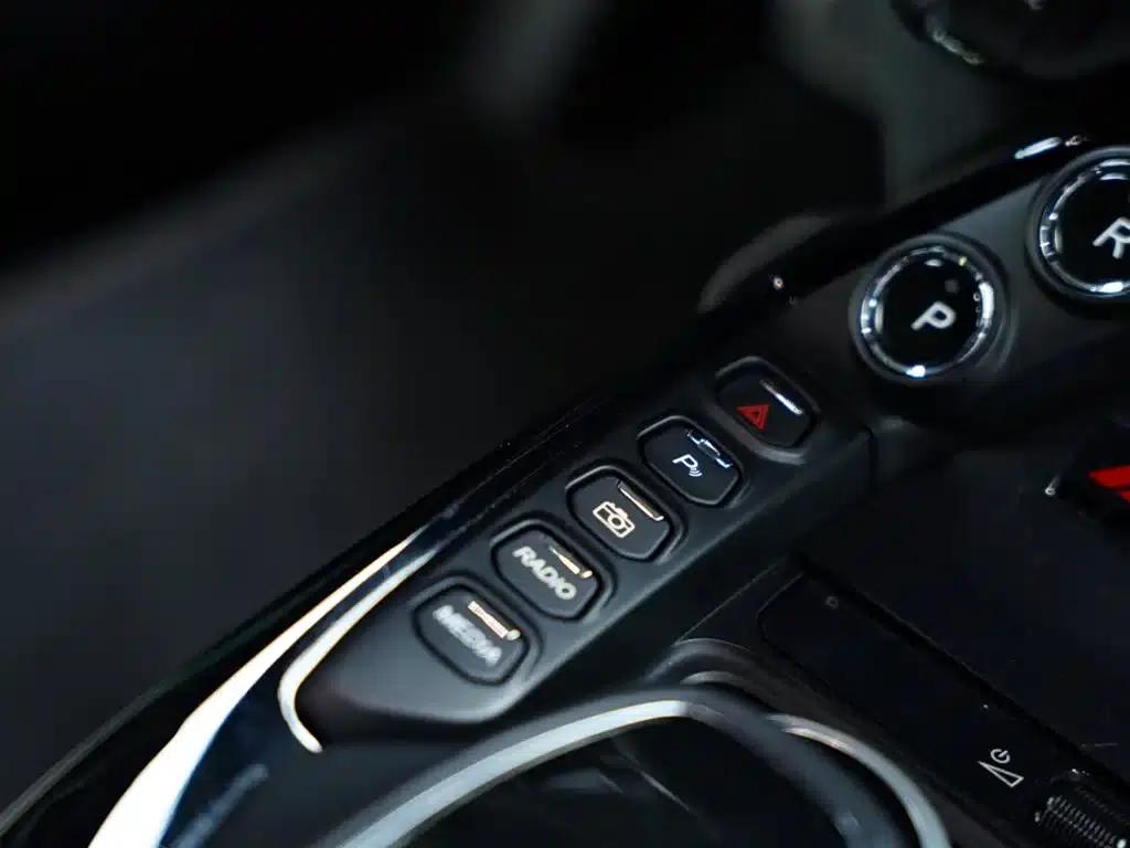 2022 V8 Vantage 4.0T V8 F1 Edition Coupe — миниатюра 48